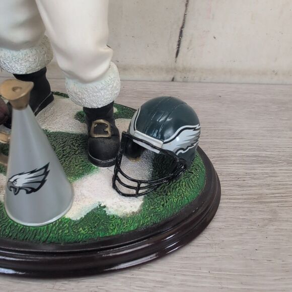 DANBURY MINT PHILADELPHIA EAGLES SANTA CLAUS NFL FOOTBALL CHRISTMAS DISPLAY - Picture 5 of 9